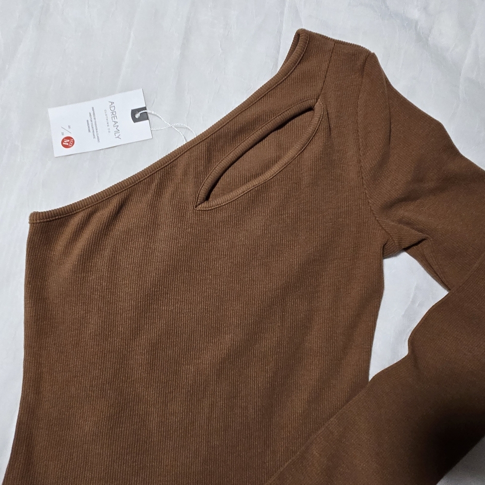 New Medium Adreamly Brown Ribbed Cold Shoulder One Shoulder Cut Out Bodysuit NWT